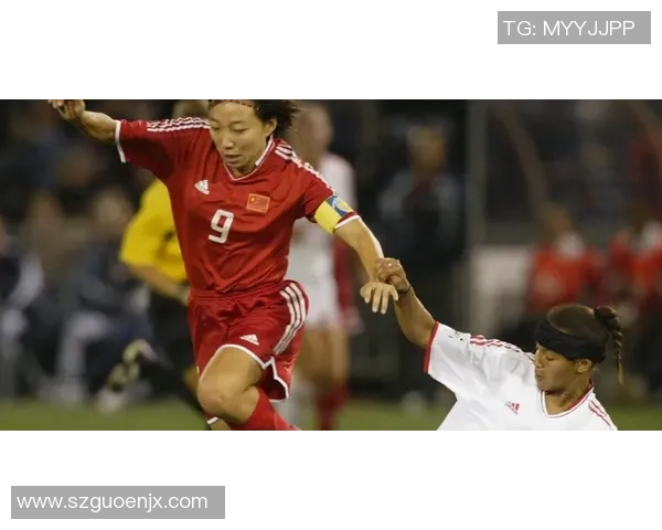 当今足坛仍在奋战的足球明星们的传奇故事与未来展望